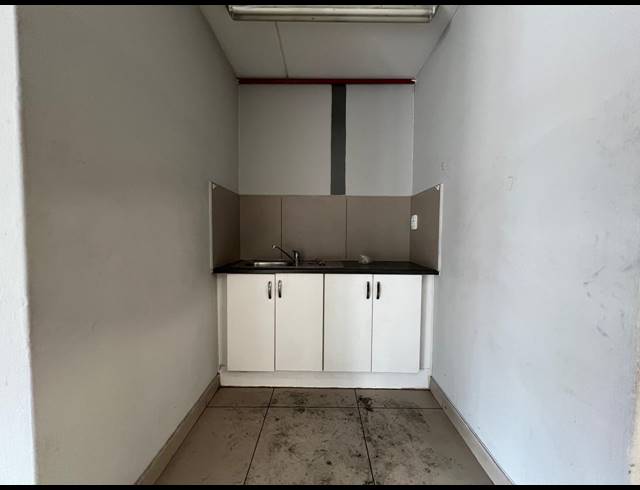347M² WAREHOUSE TO LET IN STRIJDOMPARK